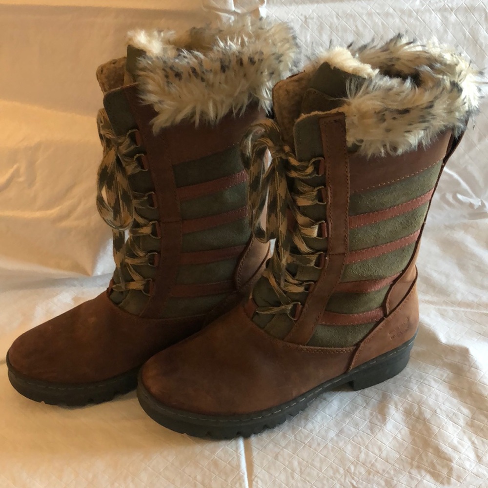 Women’s Keen Wapato Lace Up Winter Boots